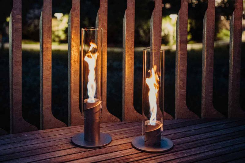 Pied d'élévation argent SPIN 900 ambiance produit feu de table spin 900 douce chaleur de la marque höfats